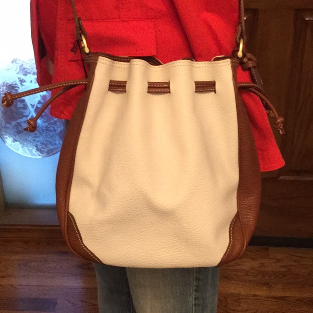 Liz Claiborne Spectator Bucket Purse - Picture 1 of 6